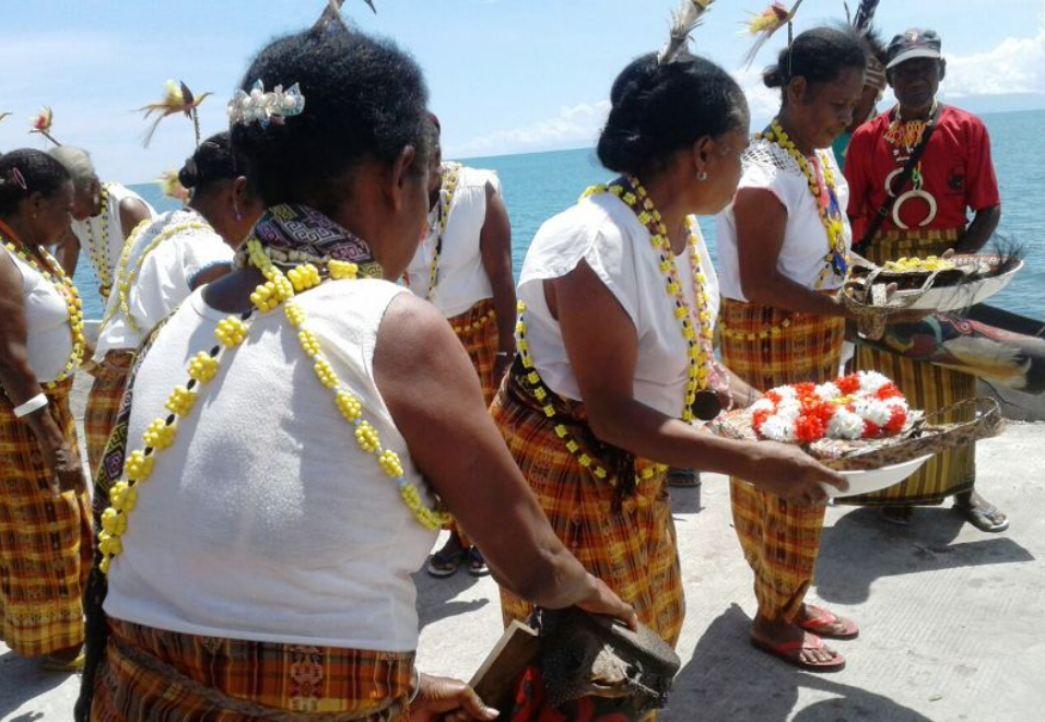 Sejarah Asal Usul Dengan Adanya Suku Waropen Di Pesisir Pantai